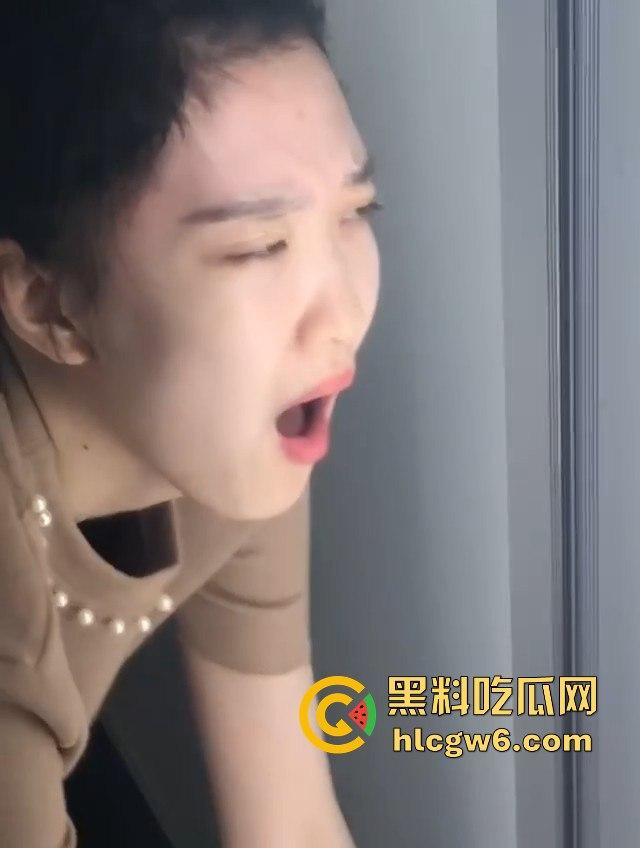 分手两年还能搞,夜店母狗主动求操,小哥的每一次猛干都能让她回味到失控!前女友现炮友,骚到人神共愤!