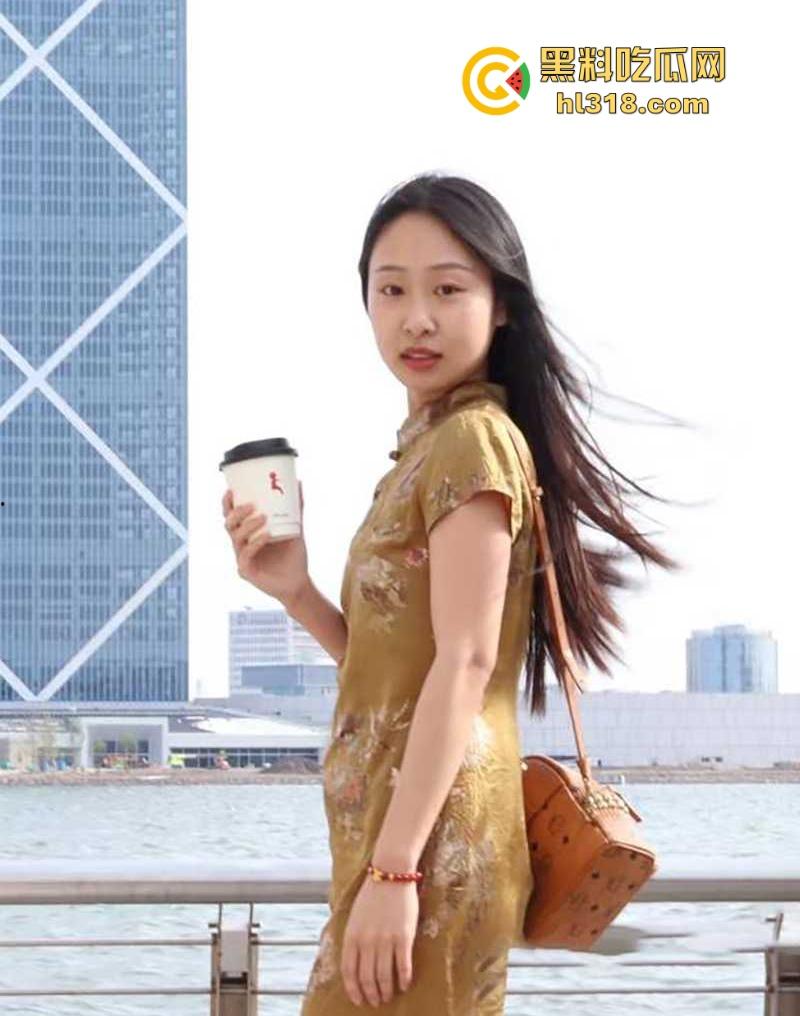 上海浦南幼儿园【林美玲】美女幼师与男友裸聊自慰视频被曝光,反差母狗性瘾巨大,骚浪无比!