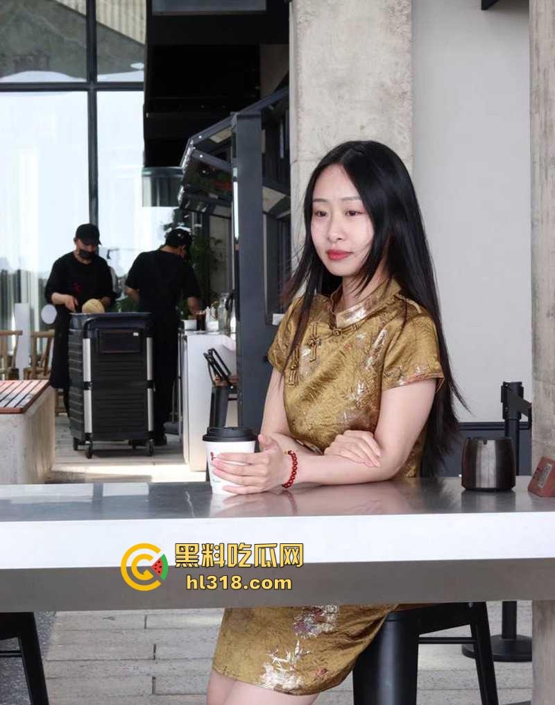 上海浦南幼儿园【林美玲】美女幼师与男友裸聊自慰视频被曝光,反差母狗性瘾巨大,骚浪无比!