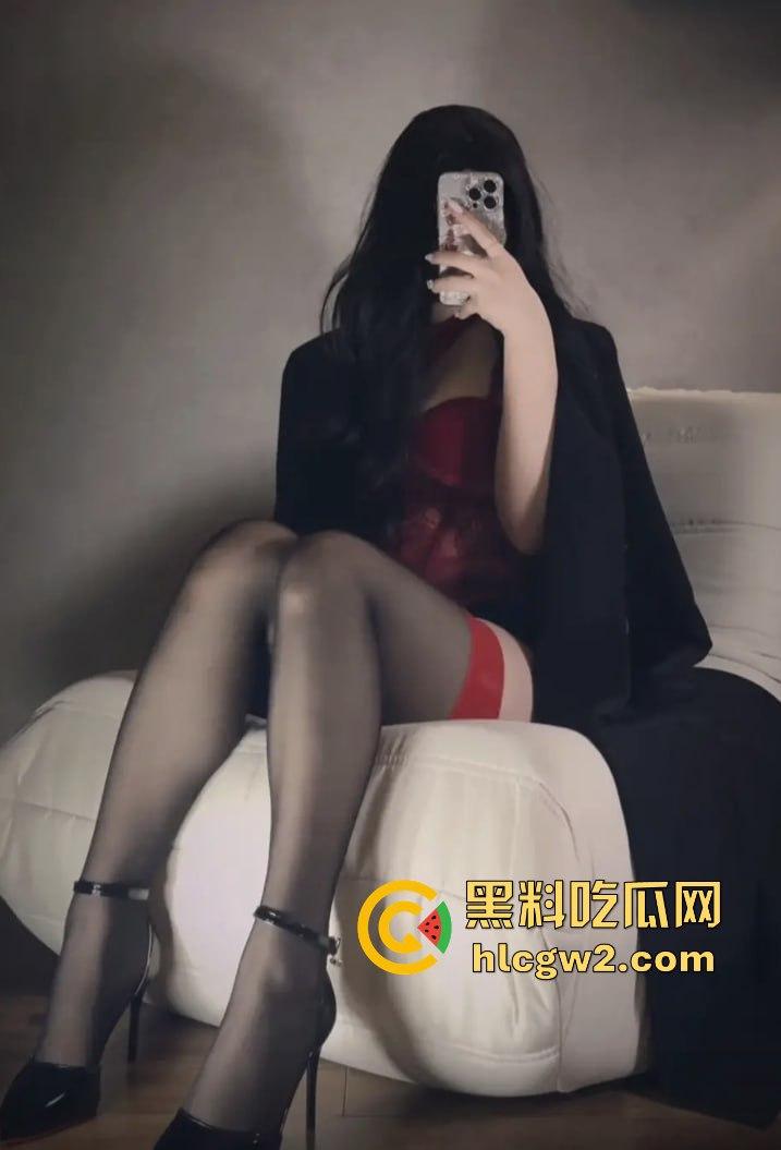 抖音擦边『蜜蜜Jessie』直播被连麦被导管狂冲导致封号,哥们撸得直接抽搐,脑洞YY成就顶级爽片!