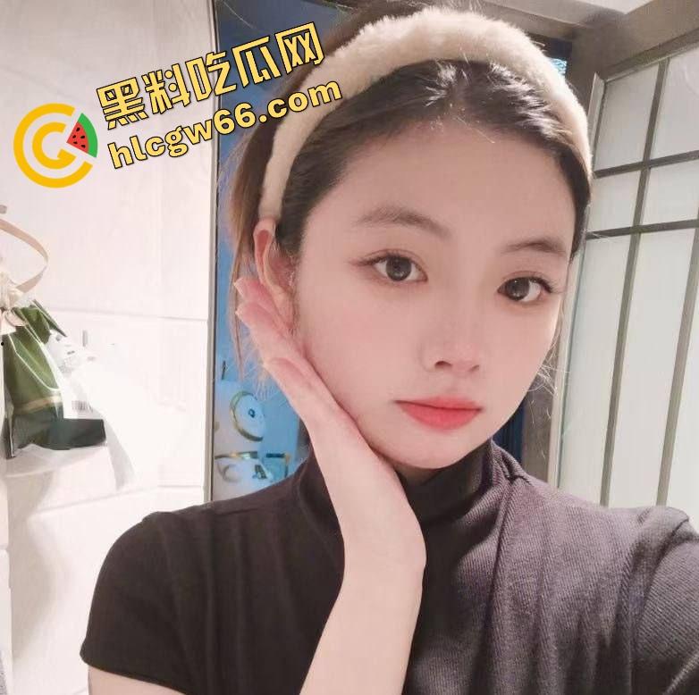 福建福清茶艺师【陈雪宜】为拉业绩认土豪做干爹，前男友怒了老子白舔三年，私拍视频全给你们看！