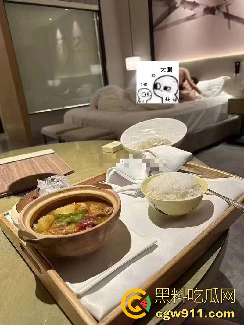 绿帽上门女婿自爆,结婚日岳父代替洞房,老婆外出深圳玩群p,怀着孕回来结婚,性感白富美竟是个乱伦淫娃!