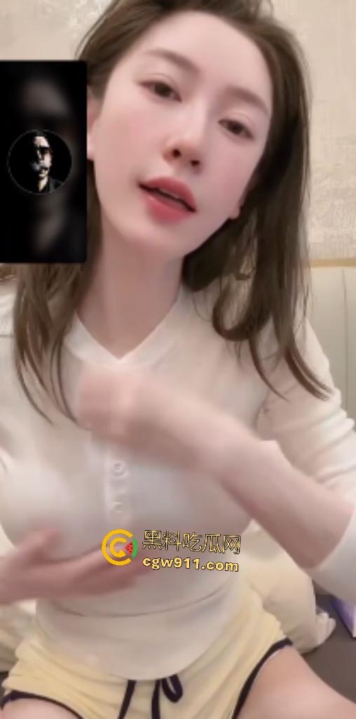 网红【大熊硬糖】经常在家自摸骚逼,超人技能模拟口爆,真空凸点揉奶隔空榨精,金主把持不住隔空射!