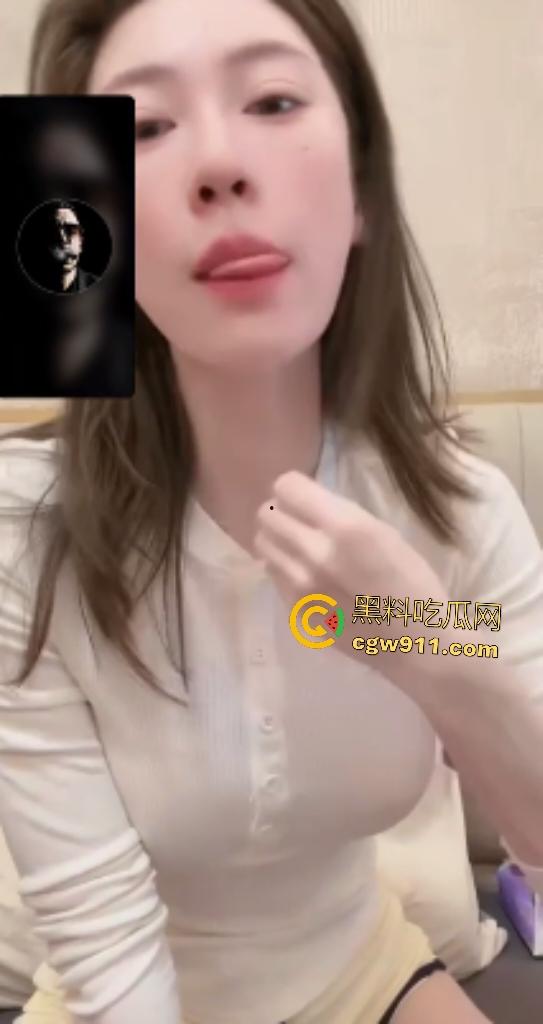 网红【大熊硬糖】经常在家自摸骚逼,超人技能模拟口爆,真空凸点揉奶隔空榨精,金主把持不住隔空射!