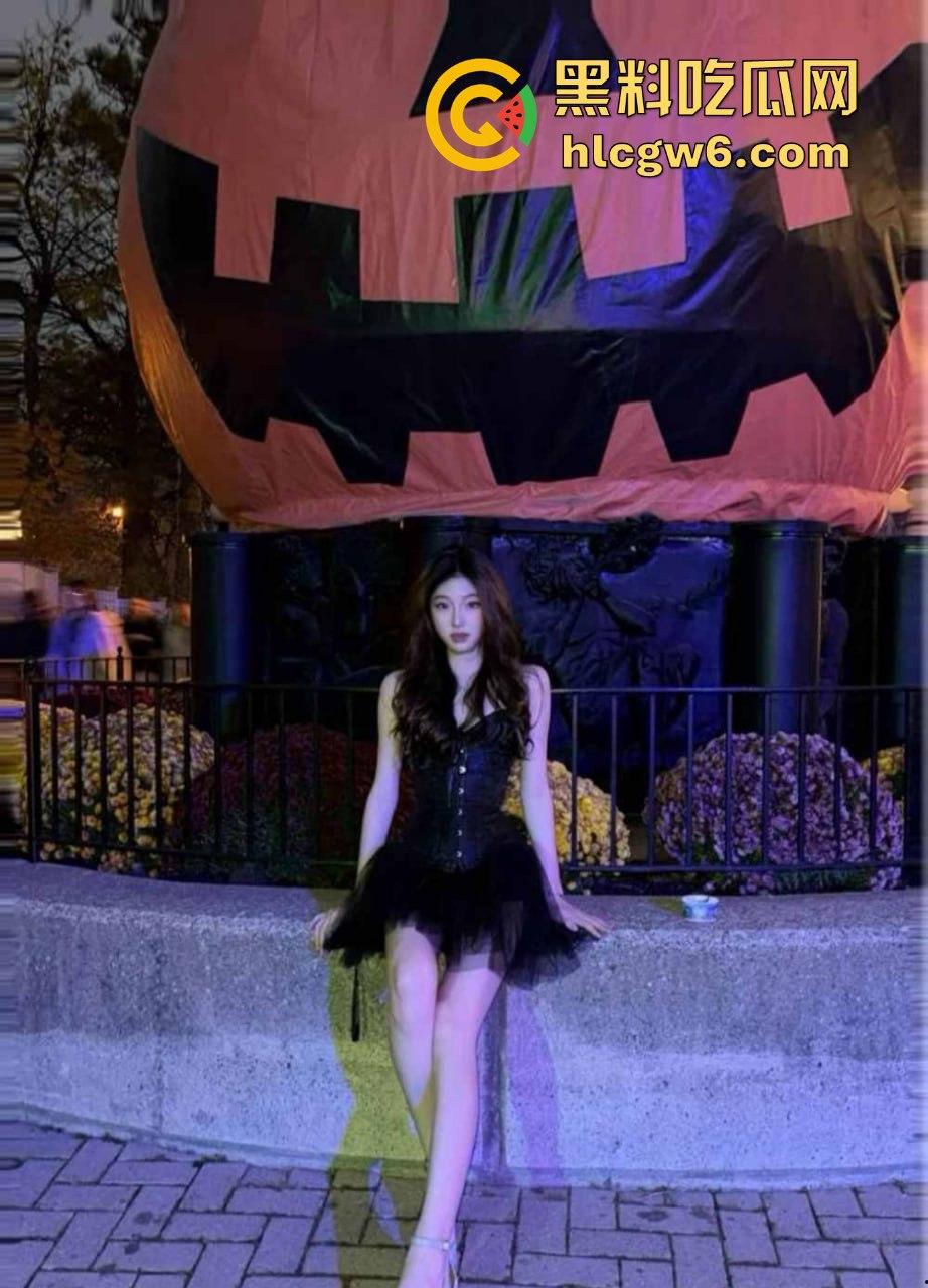 上海舞蹈生【刘静雯】视频泄露,车库男厕所双场狂操,清纯小浪货玩到腿软尿湿地,骚浪得让人头皮发麻!