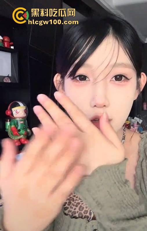 抖音反差母狗【王圆圆】骚气舞蹈视频流出,蕾丝透明装扭的真骚。