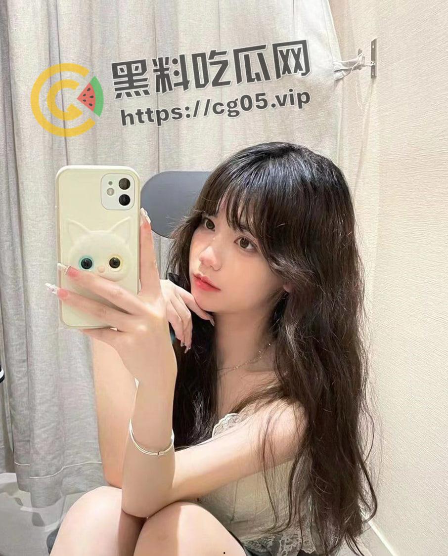 长沙商会会场妹子 【刘怡然】一点花言巧语就被拿下 两天就开房 乳交颜射 妹子也是会玩的啊