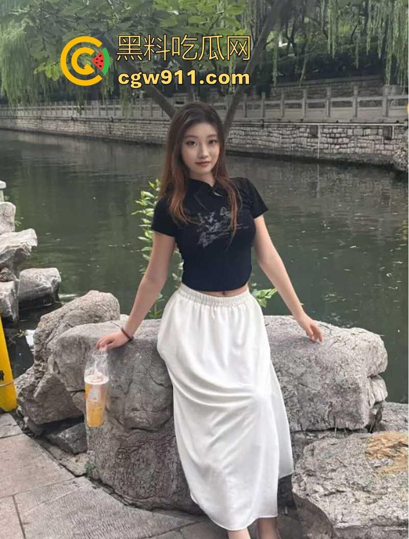 浙江反差女大【王钰婷】不雅视频流出，白虎蜜穴粉嫩诱人，约炮成瘾榨精母狗，无套爆操叫声超淫！