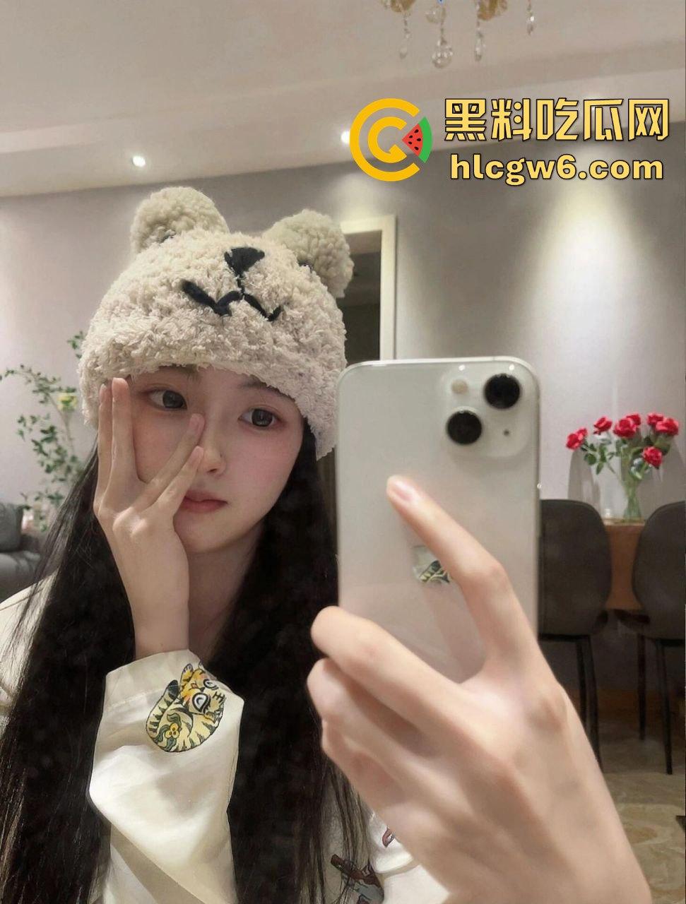 广西南宁闹市街头上演车震狂欢 屁股暴露还敢女上位 骑得像浪头拍岸 爷们一边开车一边猛操 高手在民间!