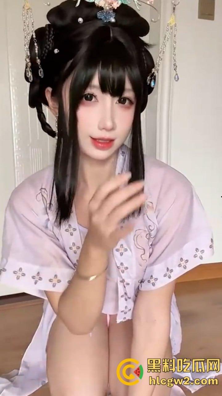 独家爆料!极品福利姬【九曲jean】情趣汊服COS妖妃 高价付费视频流出 盛世美颜下的完美胴体!