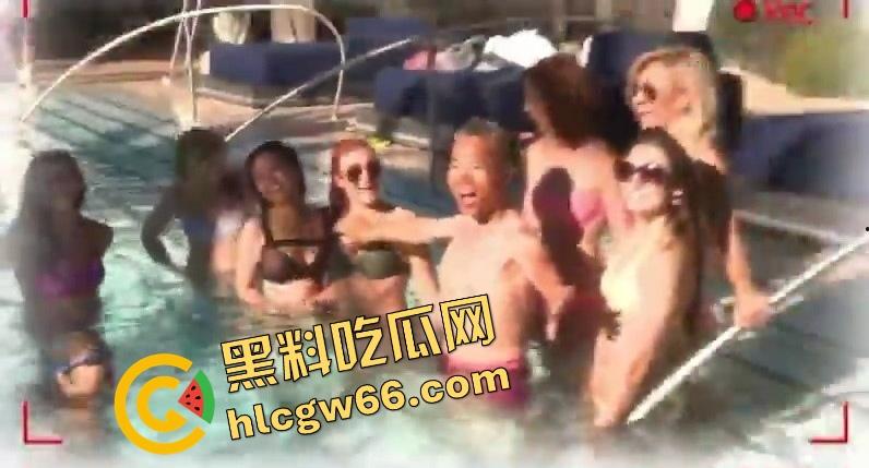 嘴上反美反得响,结果人在拉斯维加斯搂洋妞开泳池趴?司马南你这不是打自己脸,是把脸扇碎了!