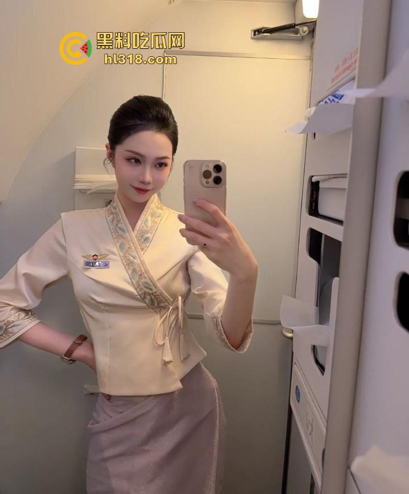 四川航空99年空姐【张美丽】气质空姐化身淫乱骚逼,欲望爆棚四处寻欢求操,骚到骨子里!