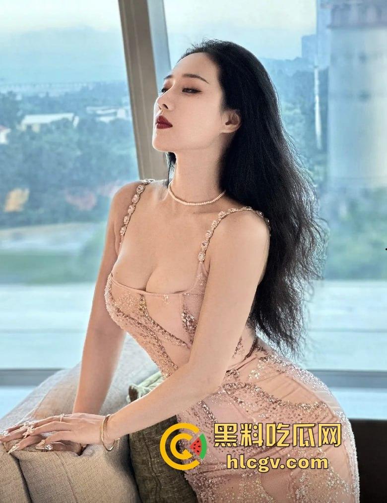 厦门正科级干部『钟劭臻』婚内出轨11年,脚踏四条船!税务局小四『叶曼娜』曝出猛料,时间管理大师终于翻车!