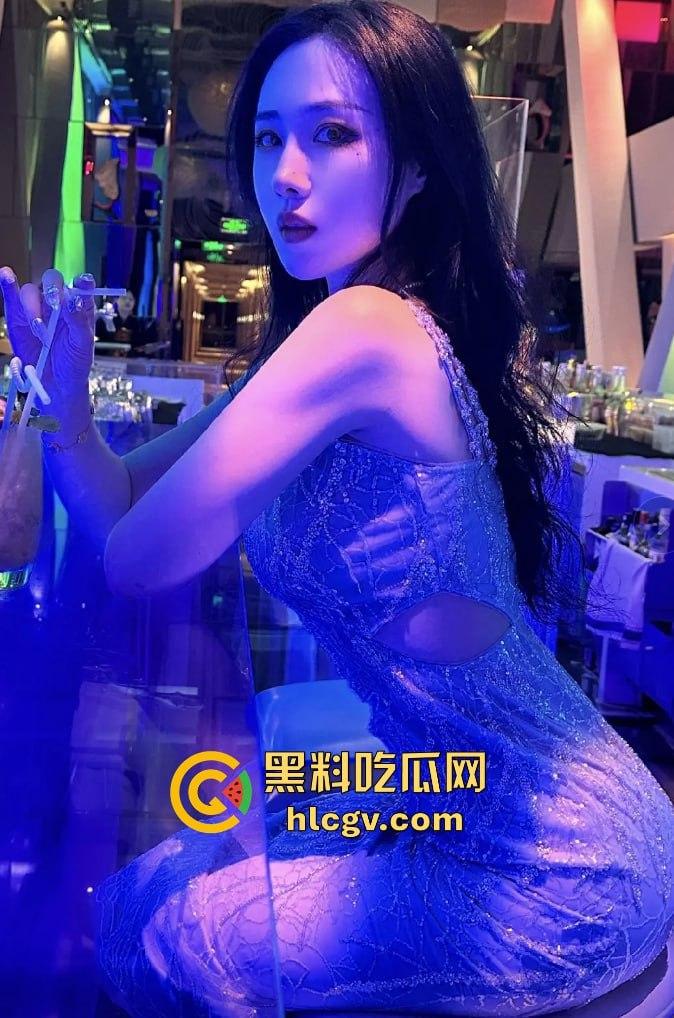 厦门正科级干部『钟劭臻』婚内出轨11年,脚踏四条船!税务局小四『叶曼娜』曝出猛料,时间管理大师终于翻车!