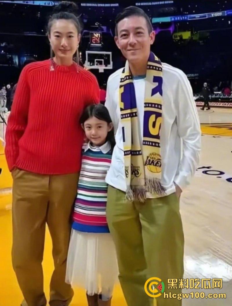 陈冠希呼吁网友给他女儿在美国被山火烧毁的学校捐款 被网友狂怼“你活该”!