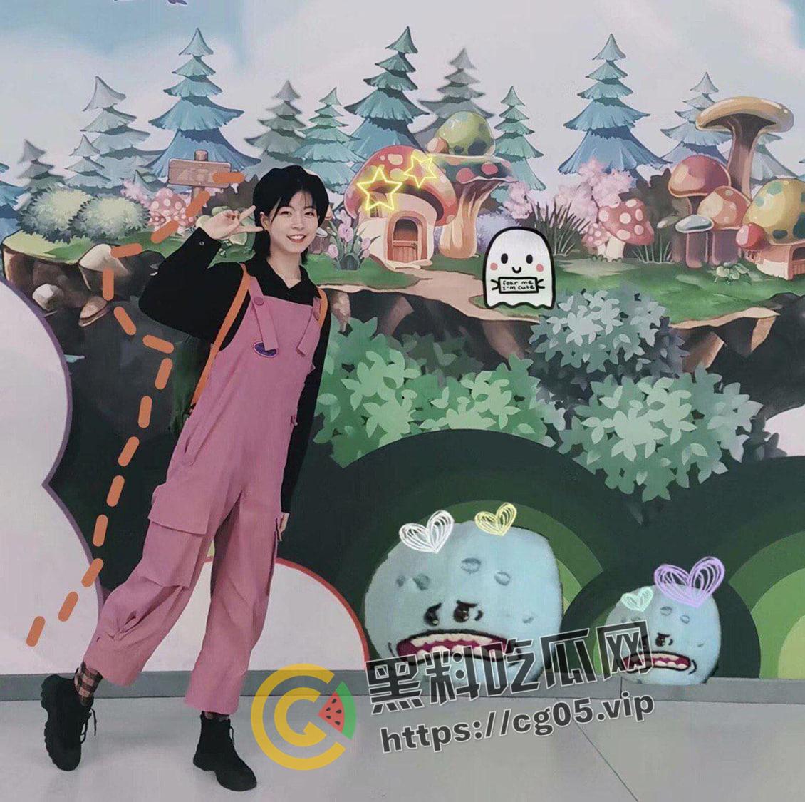 厦门大学反差婊!日常生活清纯无比 一到床上骚到没边 穿上黑丝就是干 触及灵魂的浪叫