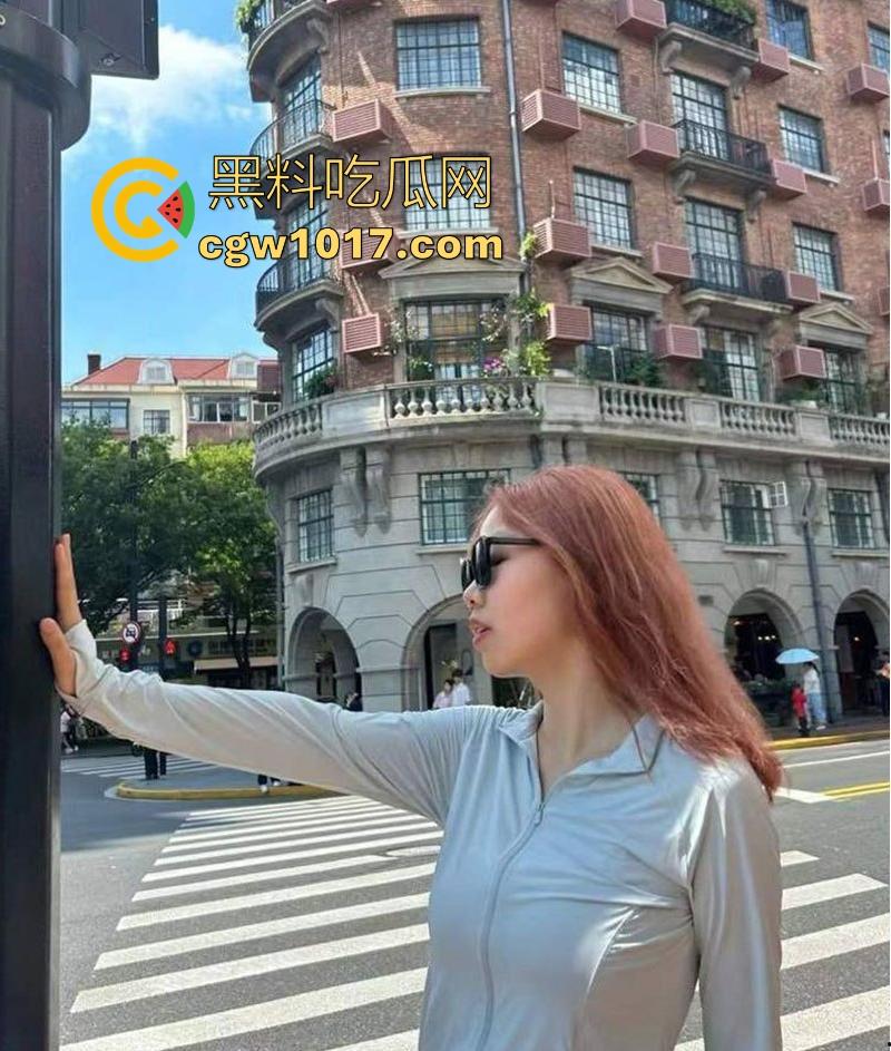 辽宁顶级母狗天天发信息求操，一天不操在哪狂叫，小穴被炮友操到外翻合不拢，颜值不高但胜在骚！