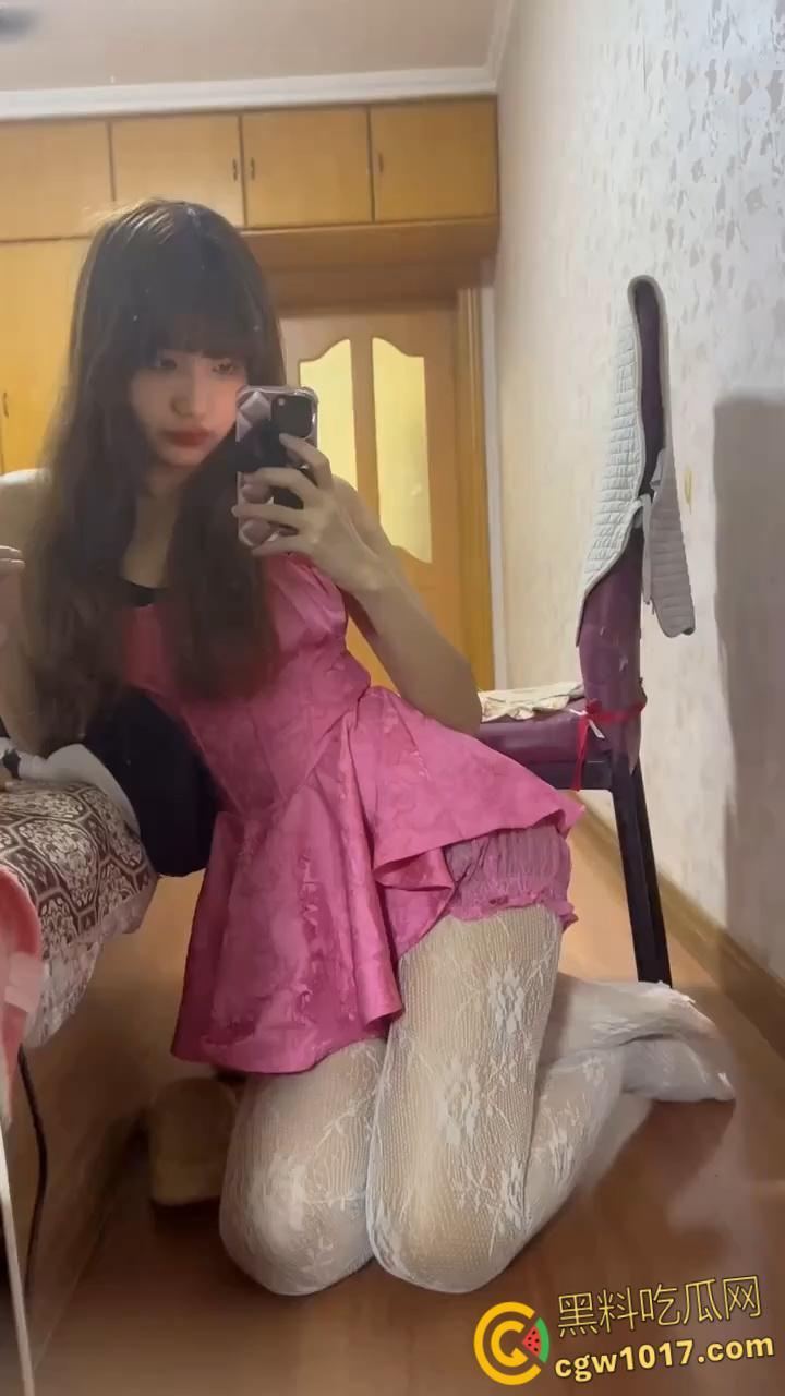 精盆小母狗【麦香鱼】, 榜一大哥定制福利视频,开档黑丝大长腿诱惑,顶跨揉胸大尺度骚舞 ,百变造型骚出天际 !