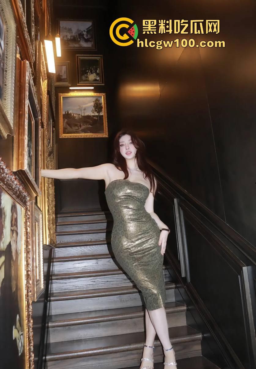 抖音50万粉网红【健身小猫】第二弹,与2023亚洲小姐【蕾蕾醒了没】新加坡金沙酒店伺候金主3P激爱视频流出!