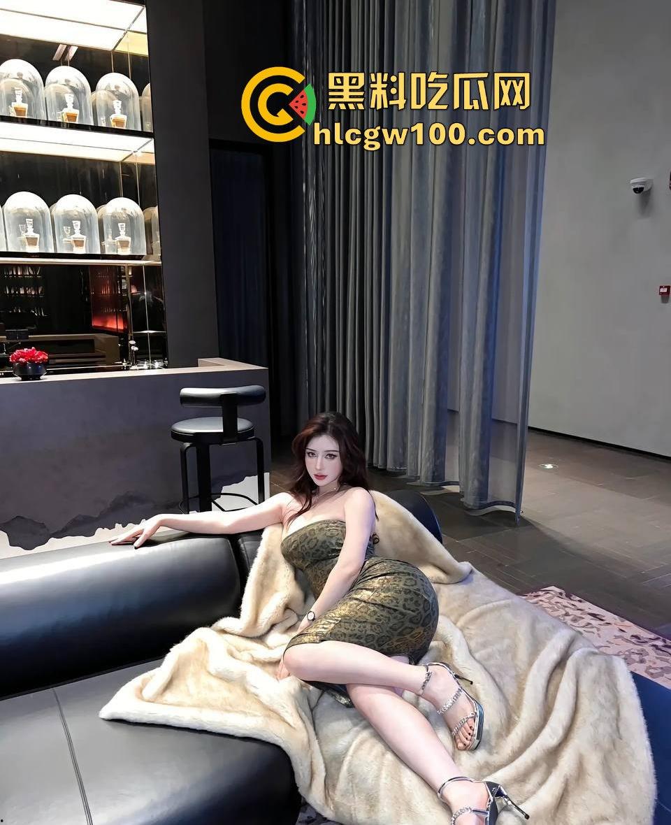 抖音50万粉网红【健身小猫】第二弹,与2023亚洲小姐【蕾蕾醒了没】新加坡金沙酒店伺候金主3P激爱视频流出!