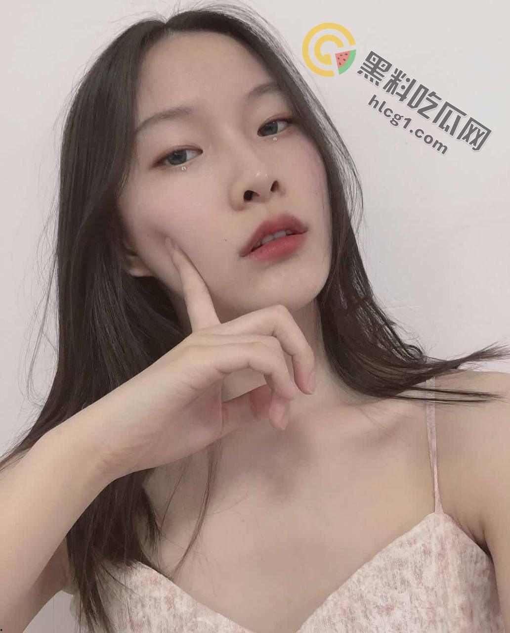 长白山旅游学院李蕾蕾的双重生活:乖巧学霸与床上荡妇的惊人对比!