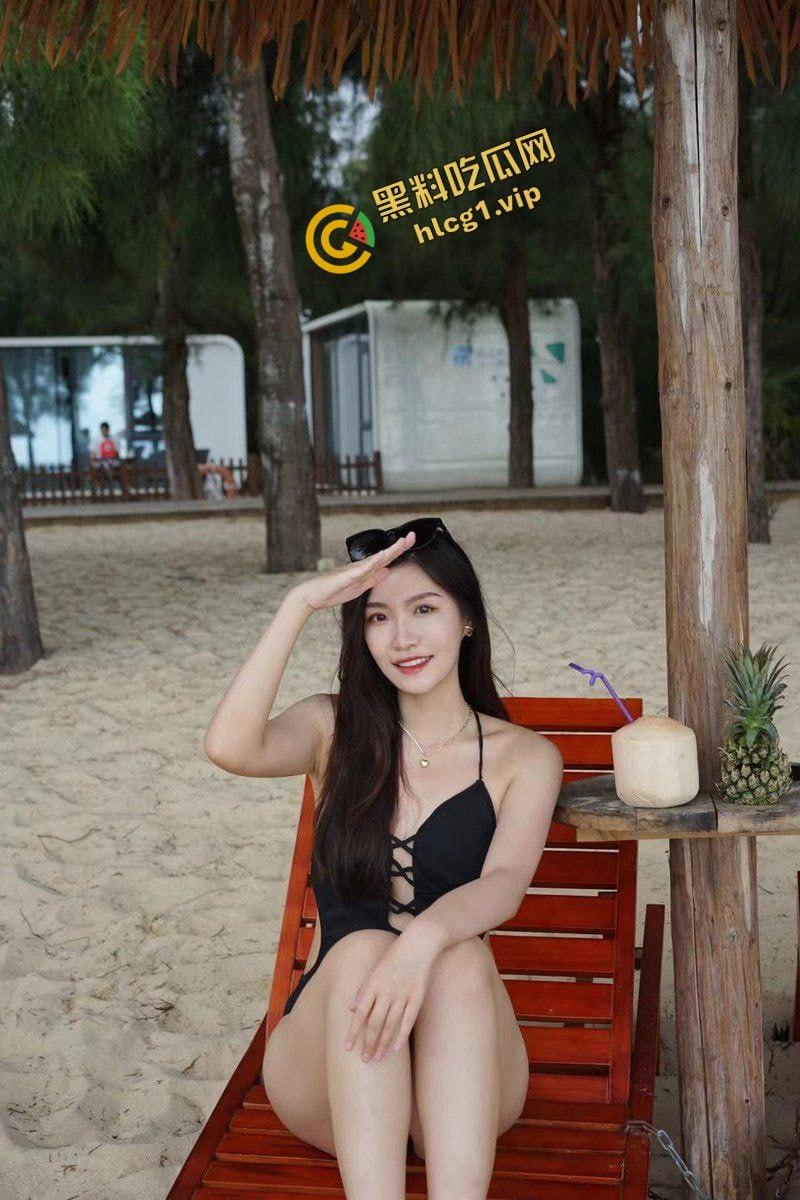 海南琼海人妻反差母狗『江晨』与男友房间后入爆操!骚语淫叫不断!