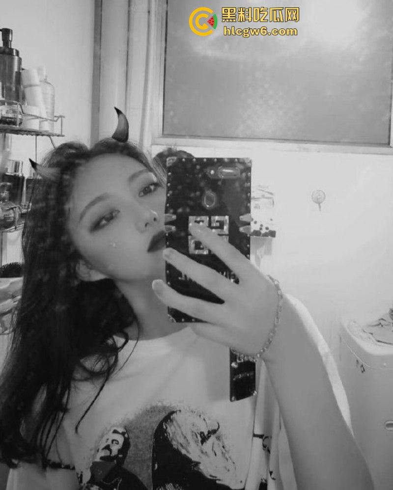 可爱单纯妹遭邻居诱骗开苞调教 淫荡程度日溢渐涨 四川反差学生【孟鹃语】便宜又好用 月付200即可随意操干