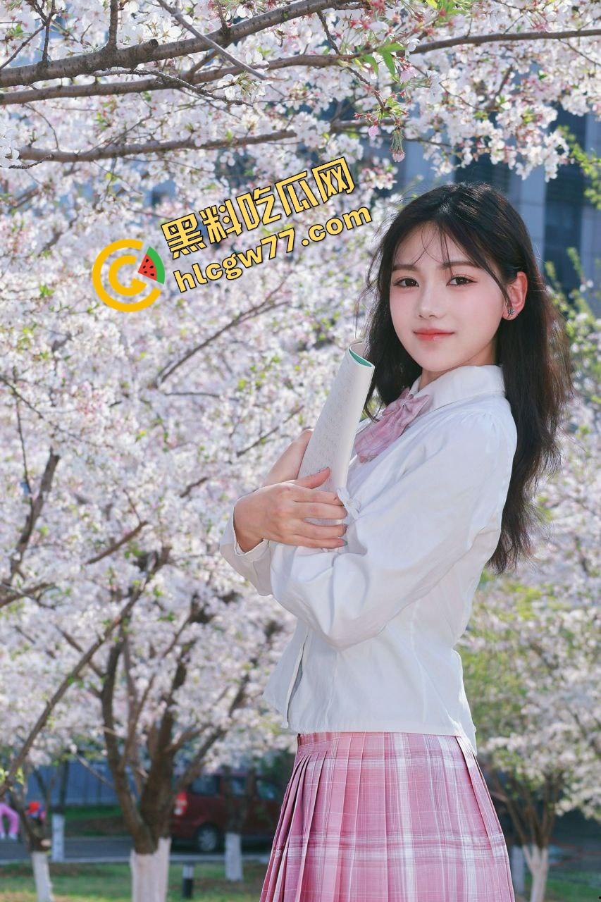 辽宁骚妻『柳缪』偷情成瘾,背着老公穿情趣制服到处约炮,奶子夹乳夹被抱起来kuakua一顿爆操!