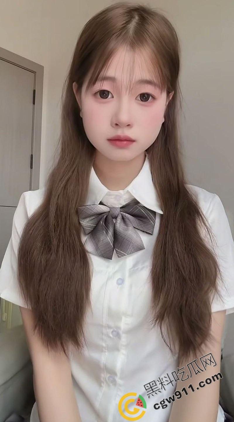 安徽清纯女神【张艳明】私密视频惊爆网络,雪肌翘臀,巨乳嫩穴,红唇深喉,吸引万千瓜