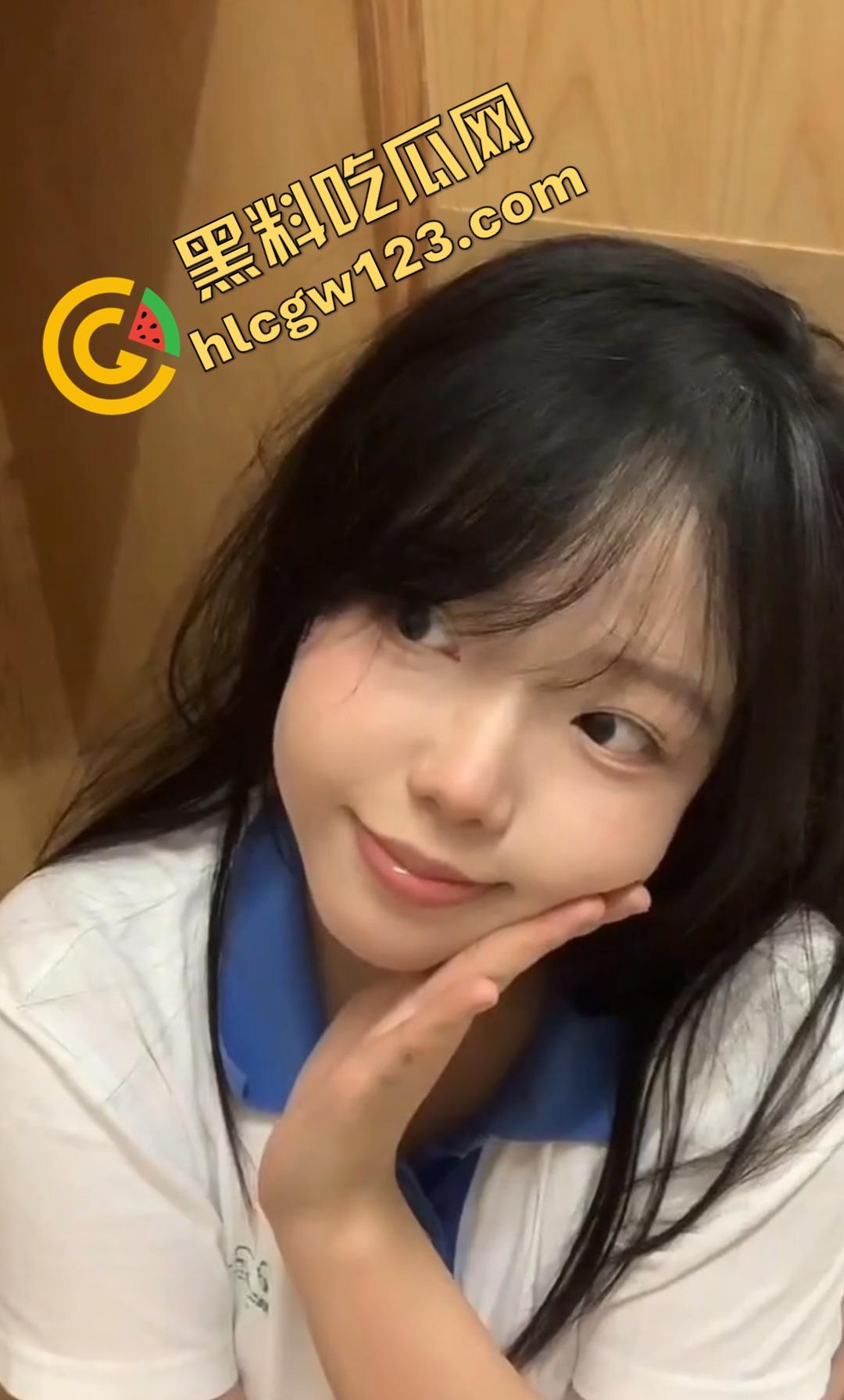 抖音【勾勾小公主】故意勾引校长破处,要求校长强行内射并且买奢侈品,不然发抖音曝光!