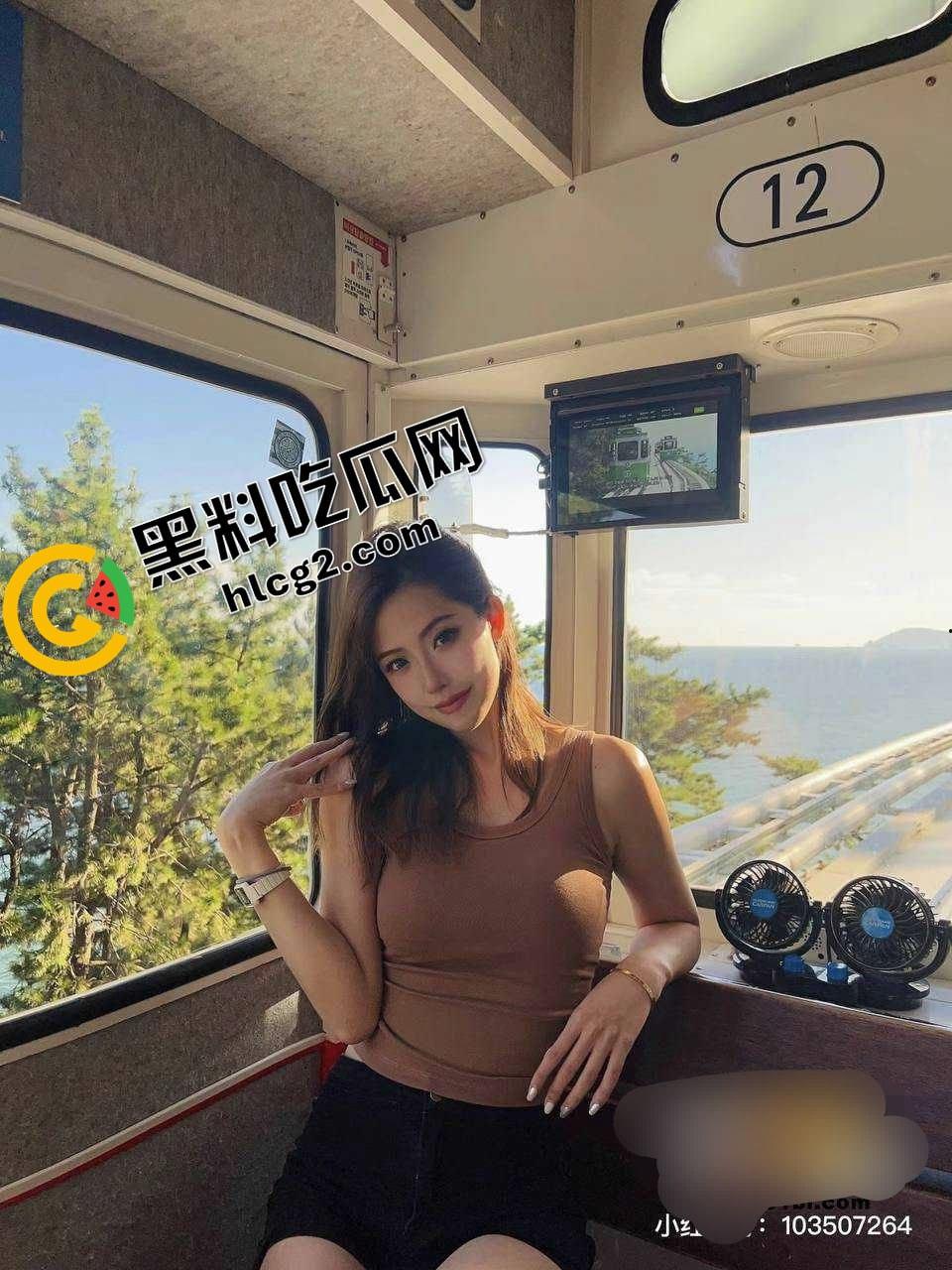 瓜友小红书上约的珠海极品女神 爱运动还参加过马拉松 没想到床上这么淫荡 深情舔屌的眼神太迷人了!