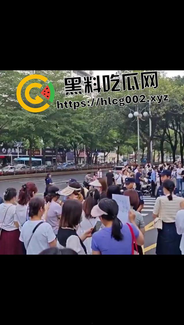 全网封禁相关话题!深圳螺岭社区学区问题抗议 多名家长被捕 抖音微博被下架视频流出