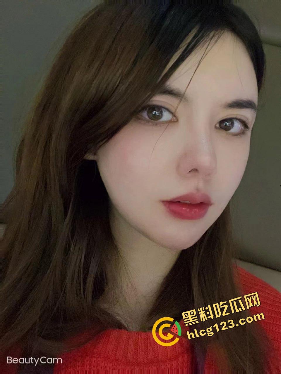 维族高颜值妹子被前男友爆料,热恋性爱自拍全流出!私下反差大真玩得开!