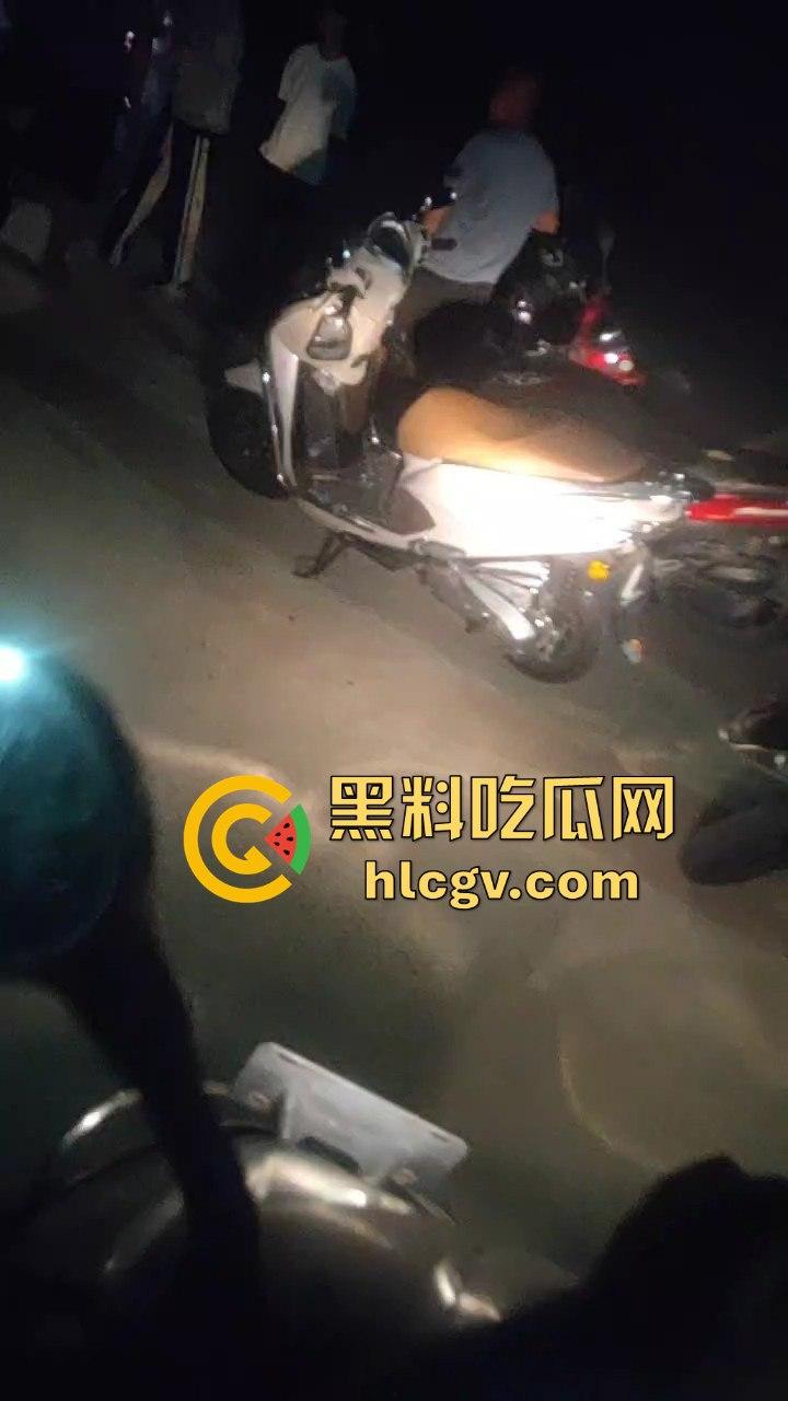 饶平霞东公园精神小伙偷车被当场抓获,装逼不成反成笑话!