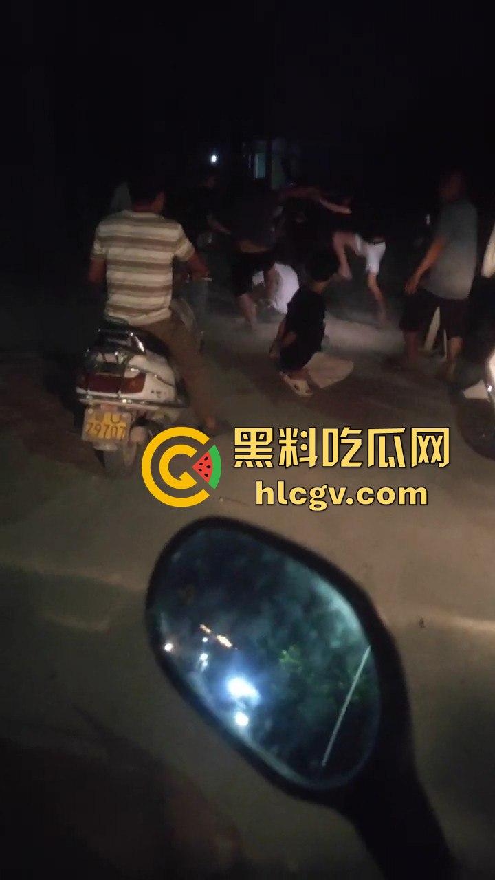 饶平霞东公园精神小伙偷车被当场抓获,装逼不成反成笑话!