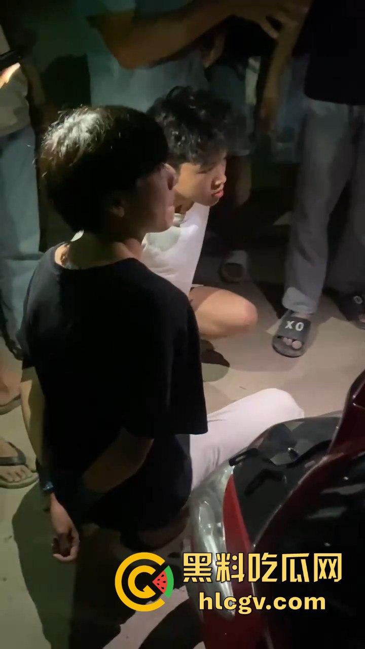 饶平霞东公园精神小伙偷车被当场抓获,装逼不成反成笑话!