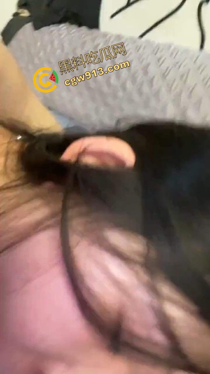 湖南师大校花级大四女生【李梦瑶】吻起来小心翼翼,床上却变身鸡巴爱好者,口活堪称神技!