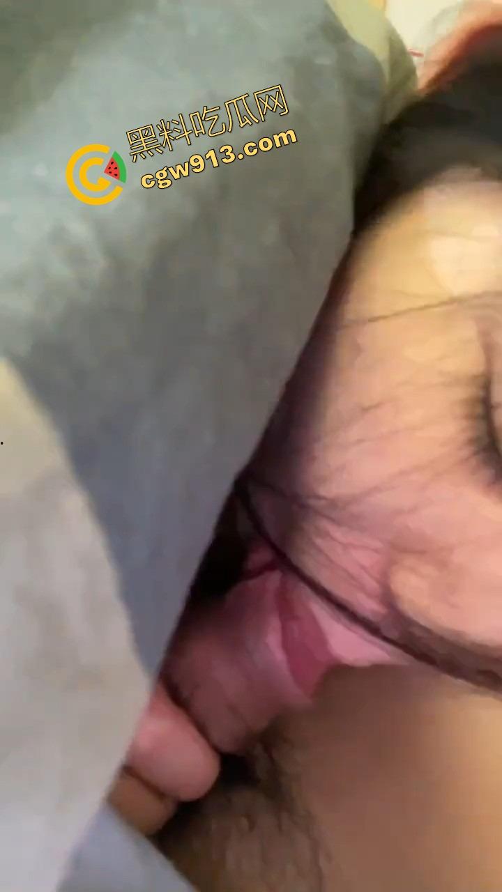 湖南师大校花级大四女生【李梦瑶】吻起来小心翼翼,床上却变身鸡巴爱好者,口活堪称神技!