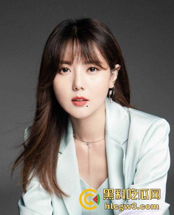 65岁绿地董事长『张玉良』KTV裸嗨,鸡巴细得像牙签骚女争抢舔,酒店女秘书被老头干到腿软精液满脸!