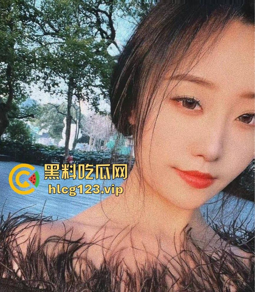 重庆幼师『杨玉环』反差婊浴室骚片流出!极品身材前凸后翘,口交嫩穴画面火辣撩人!