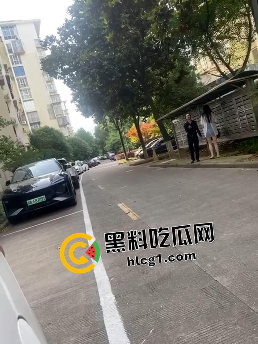 宁波女子轻生现场 老公沉迷女主播准备离婚 怀孕四个月寻死 现场视频 流出 有救生垫也摔不轻