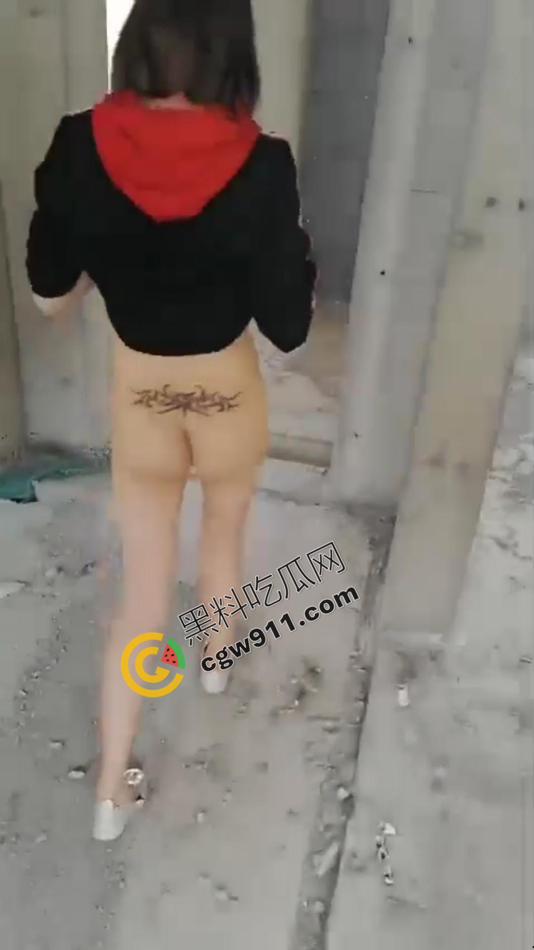 火辣赤裸淫荡女神调教,露出与野战的快感体验,诱人婊子撩拨情欲,欲仙欲死