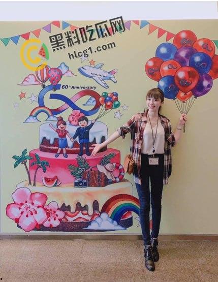 某航空公司空姐被土豪包养 化身母狗献身给金主玩弄 酒店式服务一条龙只为得到金主青睐有钱人玩的品质就是高