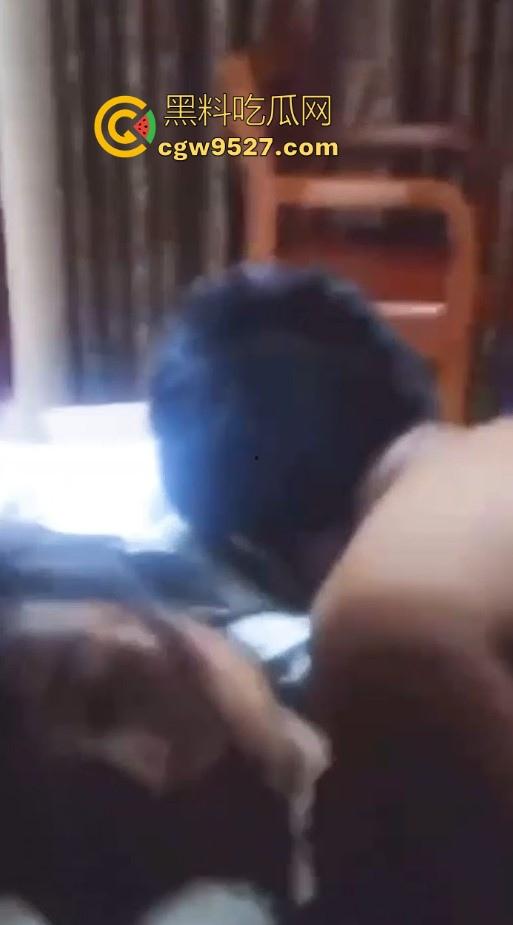 瓦邦勐波县醉酒妹子遭男友下药喊好友迷奸,6人轮番实施强奸,把自己的女友下药送给兄弟狂操,绿帽奴?