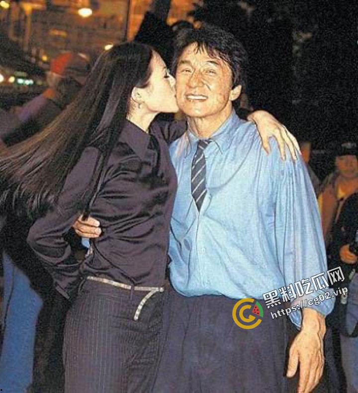 章子怡汪峰 宣布离婚 回顾下章子怡经典事件 沙滩裸晒被老外男友不停抠逼 和 影视激情床戏合集