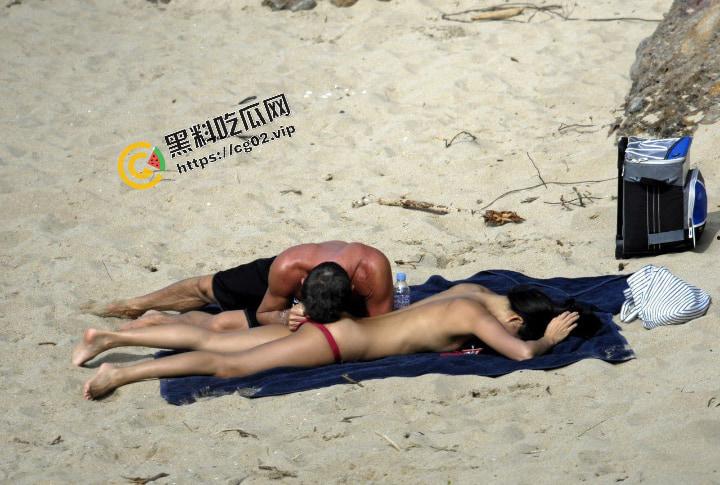 章子怡汪峰 宣布离婚 回顾下章子怡经典事件 沙滩裸晒被老外男友不停抠逼 和 影视激情床戏合集