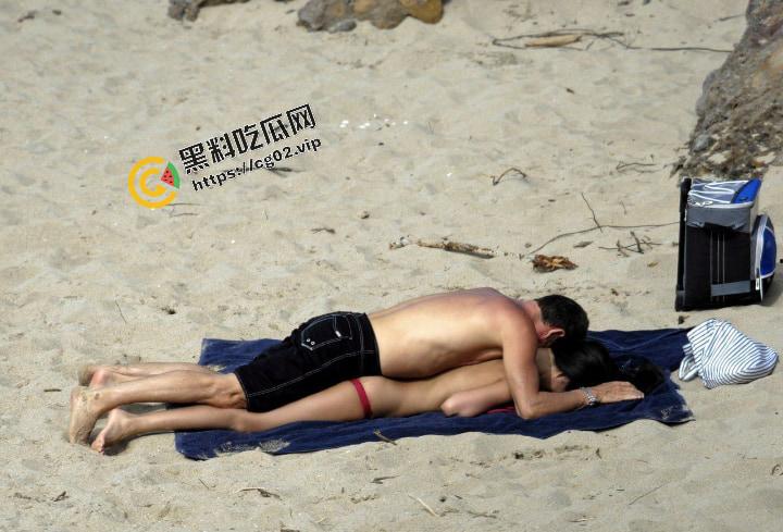 章子怡汪峰 宣布离婚 回顾下章子怡经典事件 沙滩裸晒被老外男友不停抠逼 和 影视激情床戏合集