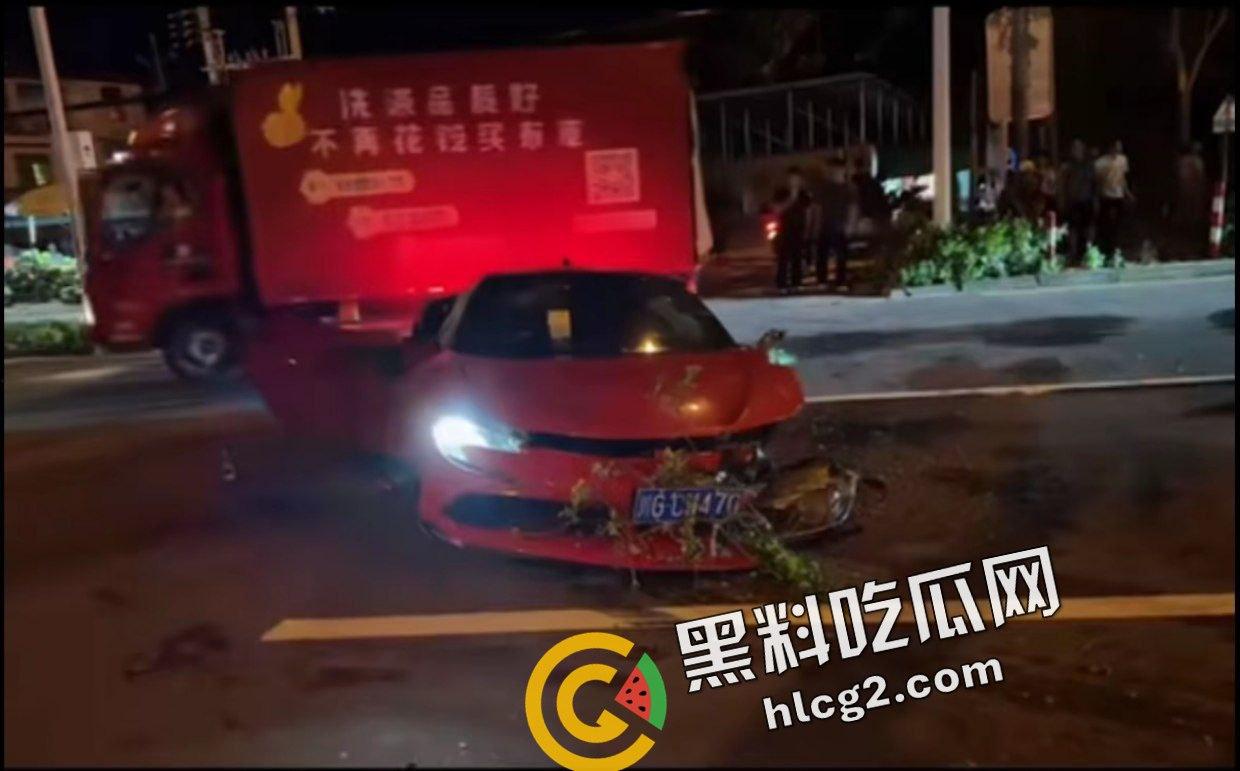 三亚3位小仙女 租法拉利跑车出车祸 后胎撞飞数米 唯一一台法拉利sf90报废
