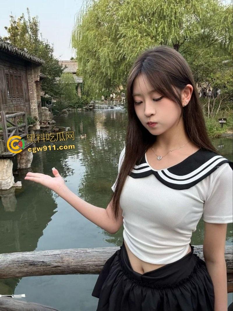 山东青岛反差女友【杨一涵】,白丝JK娇小诱人,肥嫩美鲍阴毛浓密,男友后入猛插呻吟连连!