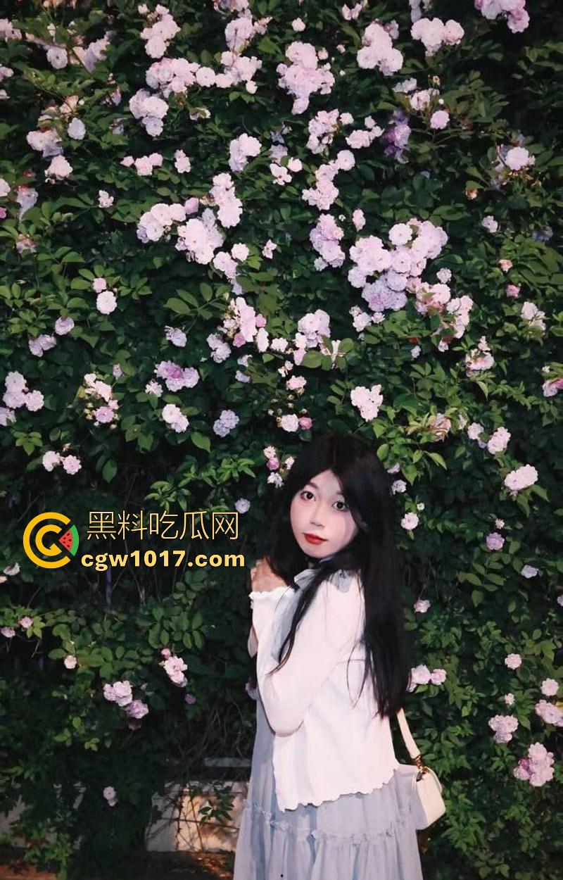 湖北师范大学萝莉学妹【温琬玲】反差跪床深喉口爆，狗链牵引翘臀后入爆操，与男友性爱视频曝光泄露！